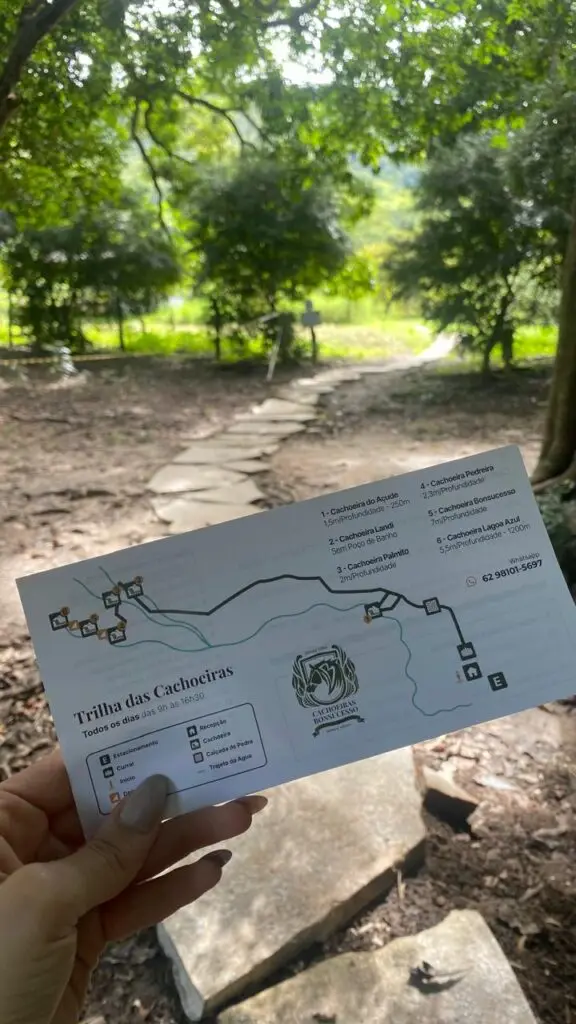 A vida também é uma trilha. Nem sempre sabemos exatamente o que vamos encontrar pelo caminho, quantas paradas faremos, quais desafios surgirão ou quanto tempo levará até o destino. Mas existe algo poderoso no ato de escolher seguir. Há caminhos que só conseguimos descobrir quando temos coragem de dar o primeiro passo, mesmo com medo, mesmo sem companhia, mesmo sem certezas. 📍 2025 | Pirenópolis-GO